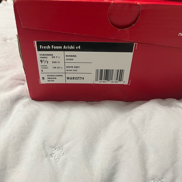 New Balance White and Gray Running Shoes 9.5 - Picture 5 of 5